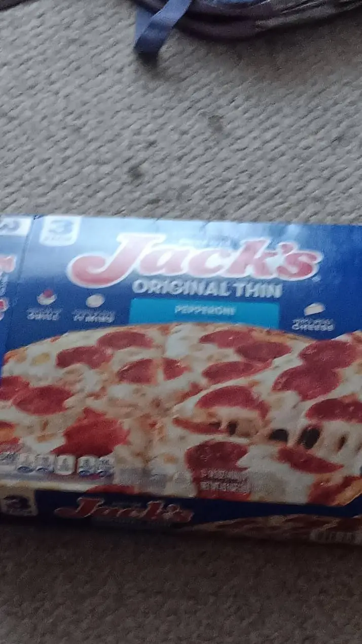 ai character: pizza background