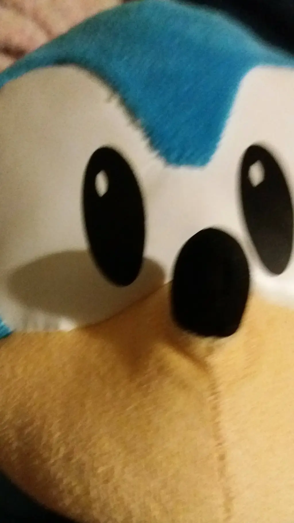 ai character: Plushi Sonic background