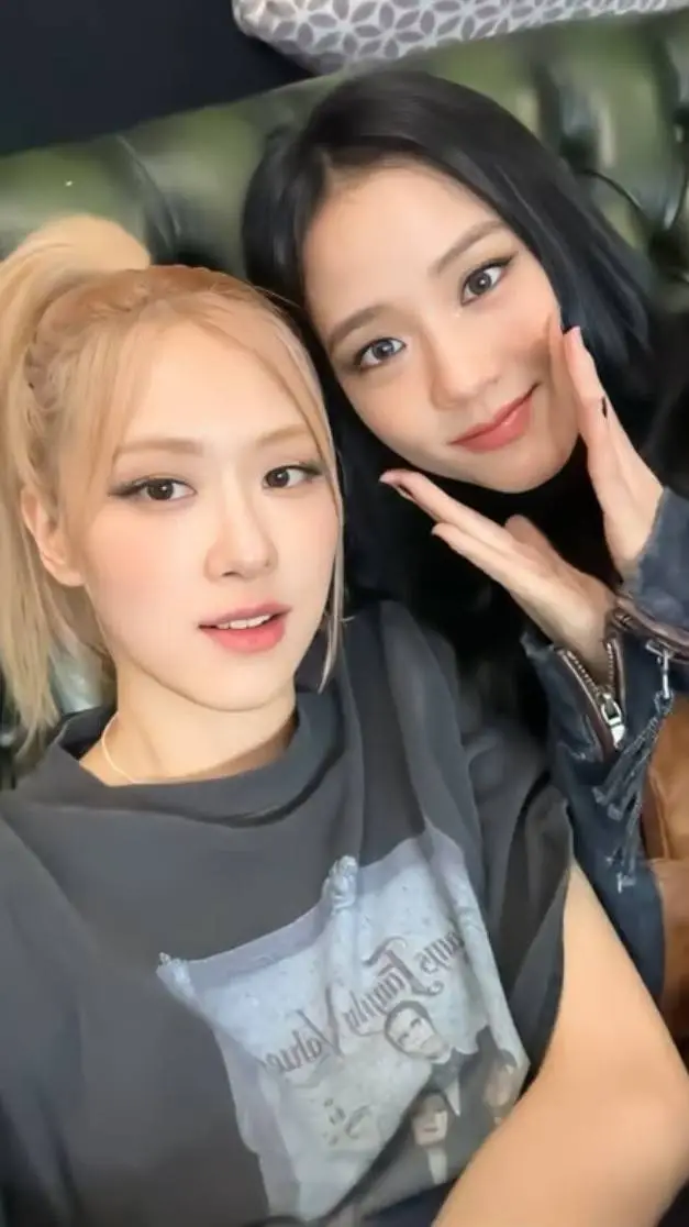 ai character: rosé and jisoo background