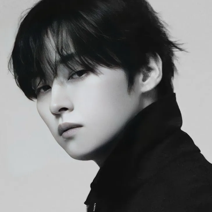 chat with ai character: Lee Minho