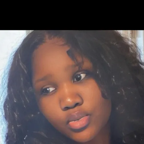 chat with ai character: 𝓩𝓪𝓻𝓪 