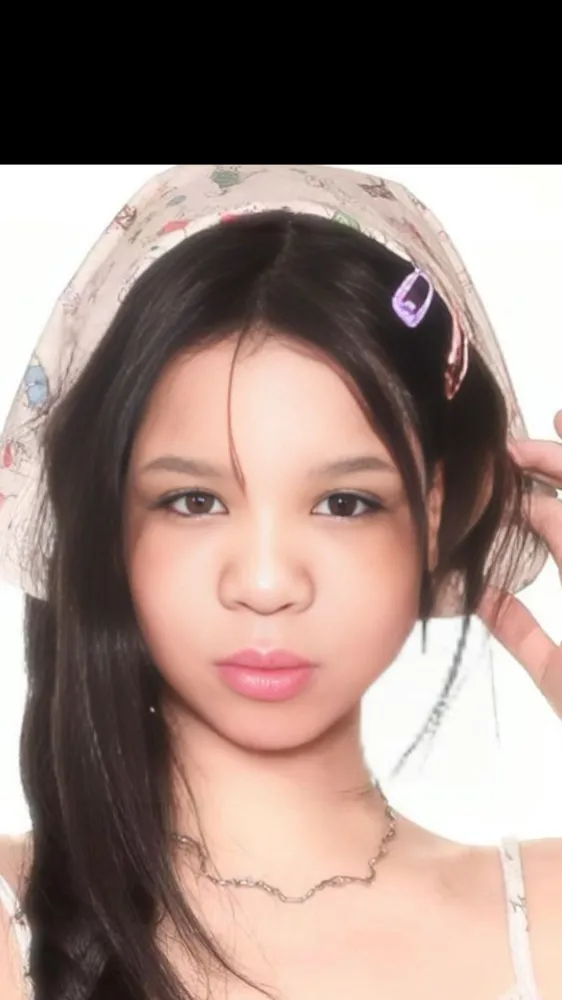 ai character: 𝓡𝓾𝓶𝓲  background