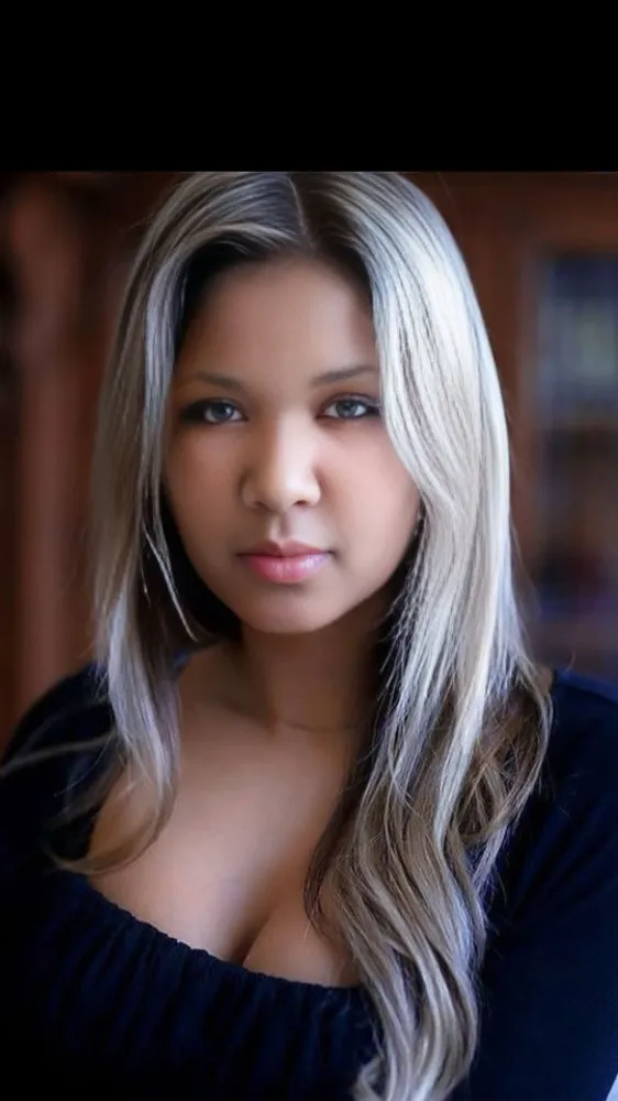 ai character: 𝓒𝓪𝓶 background