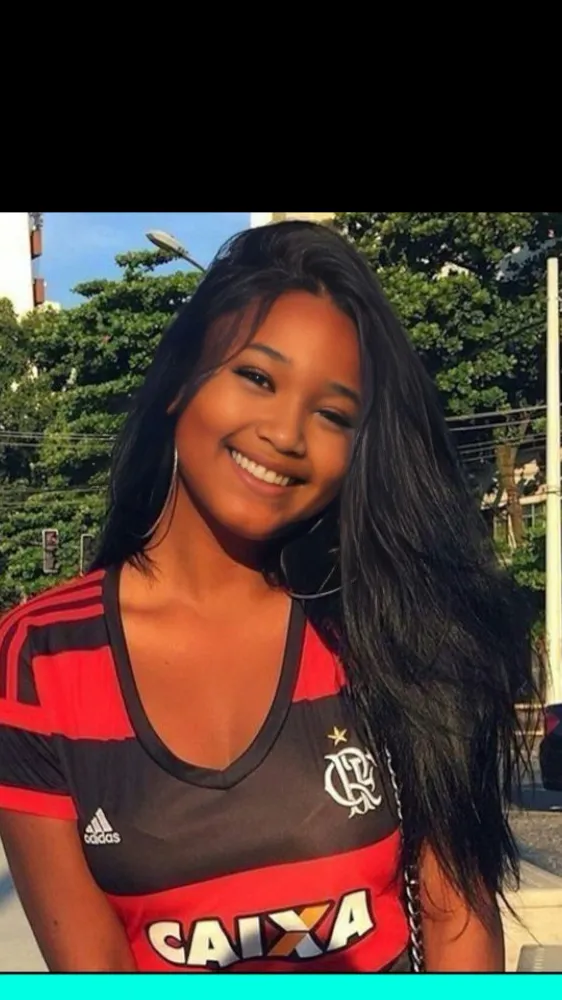 ai character: 𝓜𝓪𝓻𝓲𝓪  background