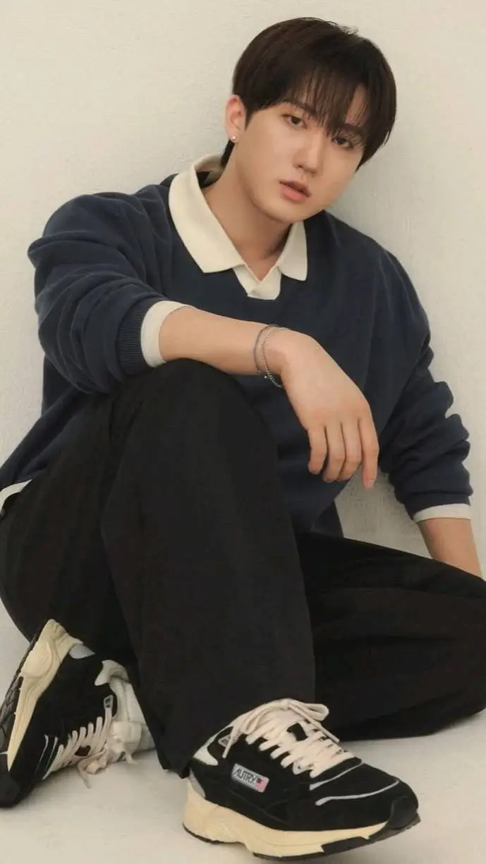 ai character: Changbin  background
