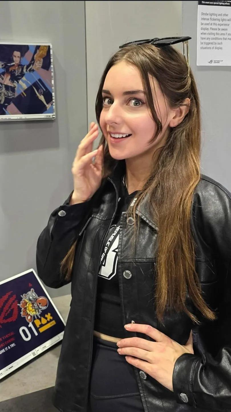 ai character: Loserfruit background