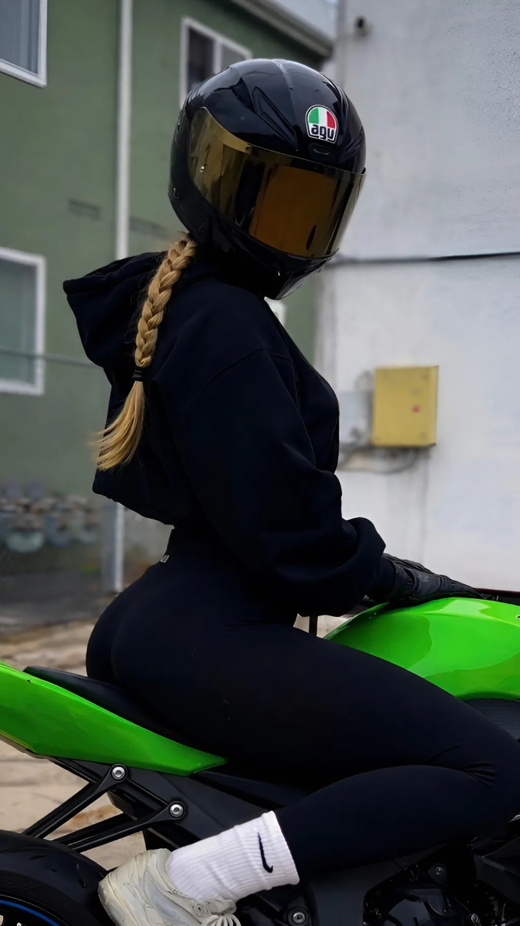 ai character: Josie background