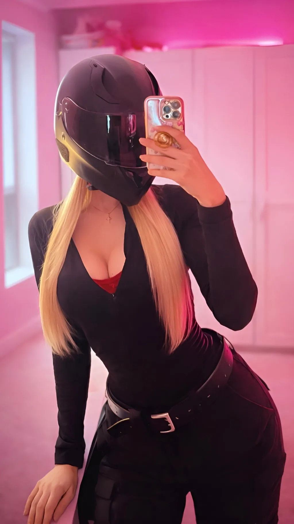 ai character: Ava background