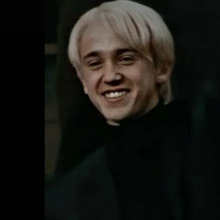 chat with ai character: Draco Malfoy 