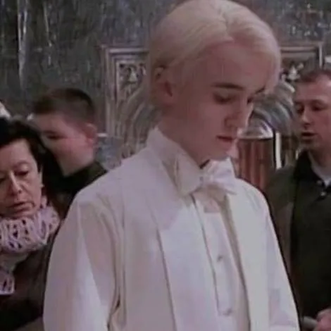 chat with ai character: Draco Malfoy