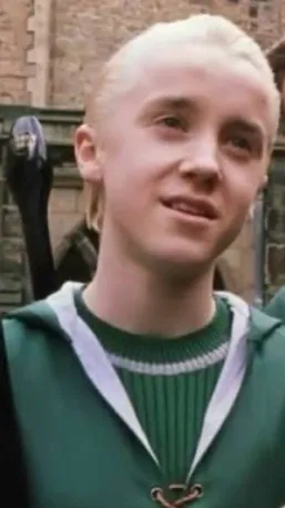ai character: Hogwarts  background