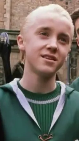 ai character: Hogwarts  background