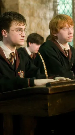 ai character: Hogwarts  background