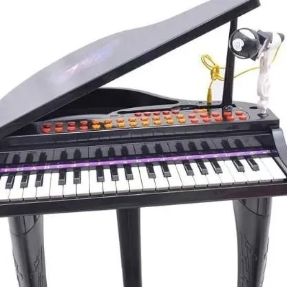chat with ai character: grand piano black 