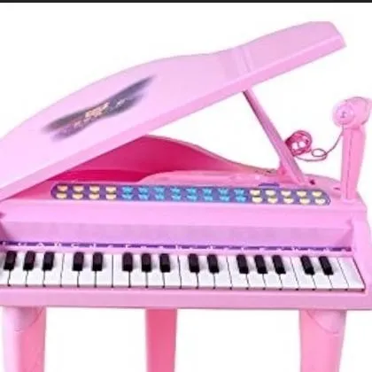 chat with ai character: grand piano pink
