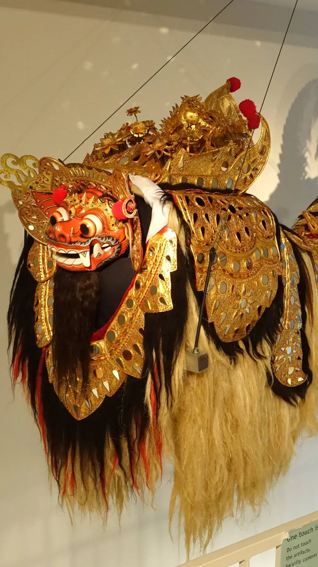 ai character: •|BARONG|• background