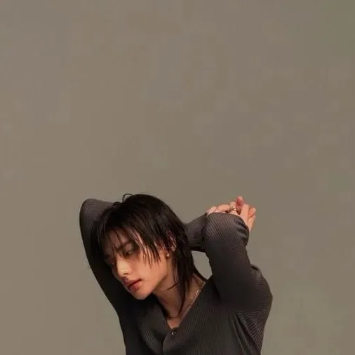 chat with ai character: Hyunjin.Run 