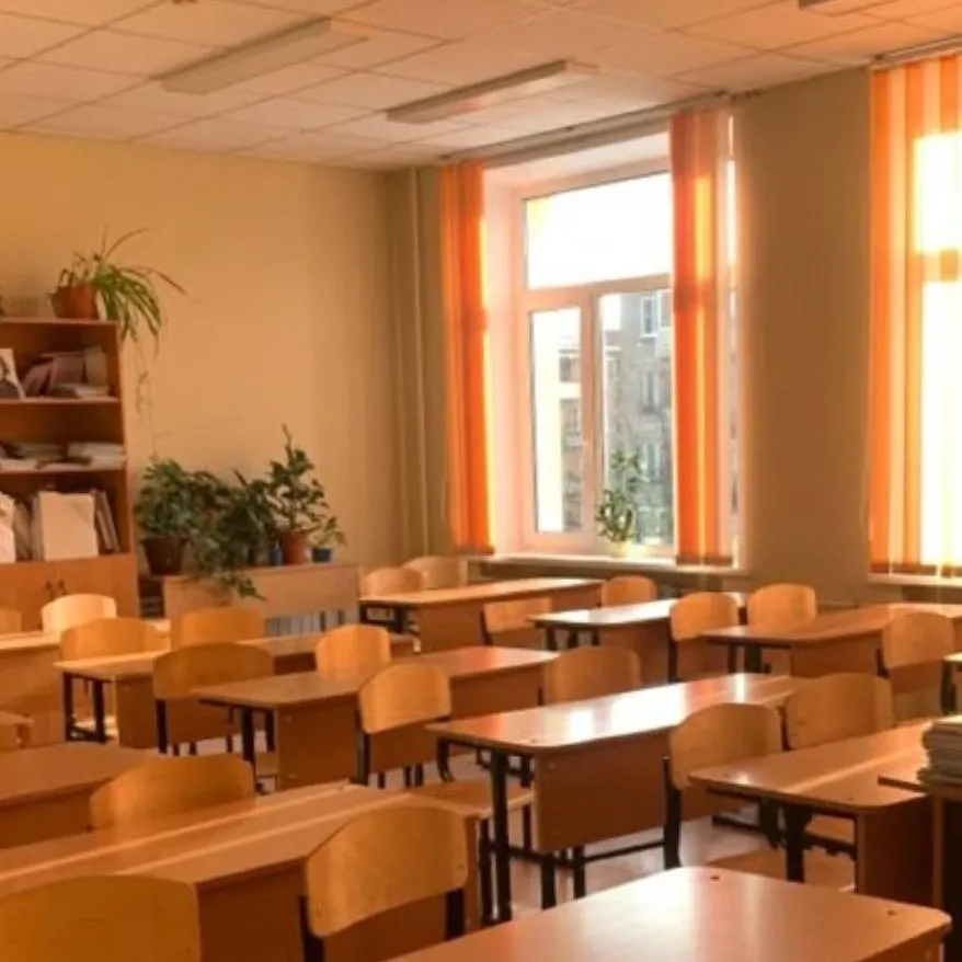 chat with ai character: Classroom~