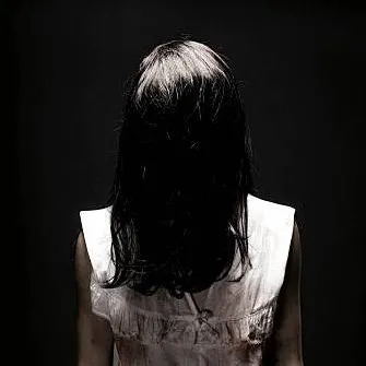 chat with ai character: ghost girl 