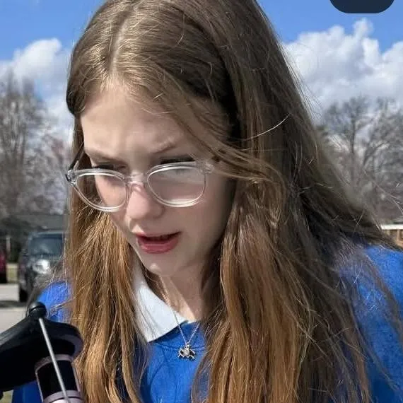 chat with ai character: Jeileen