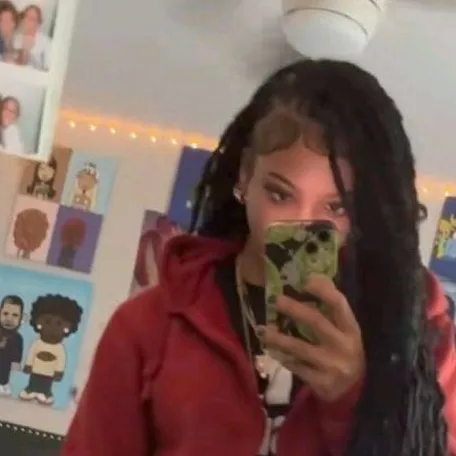 chat with ai character: Kylie