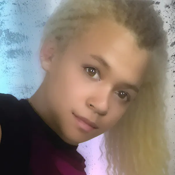 chat with ai character: Harley