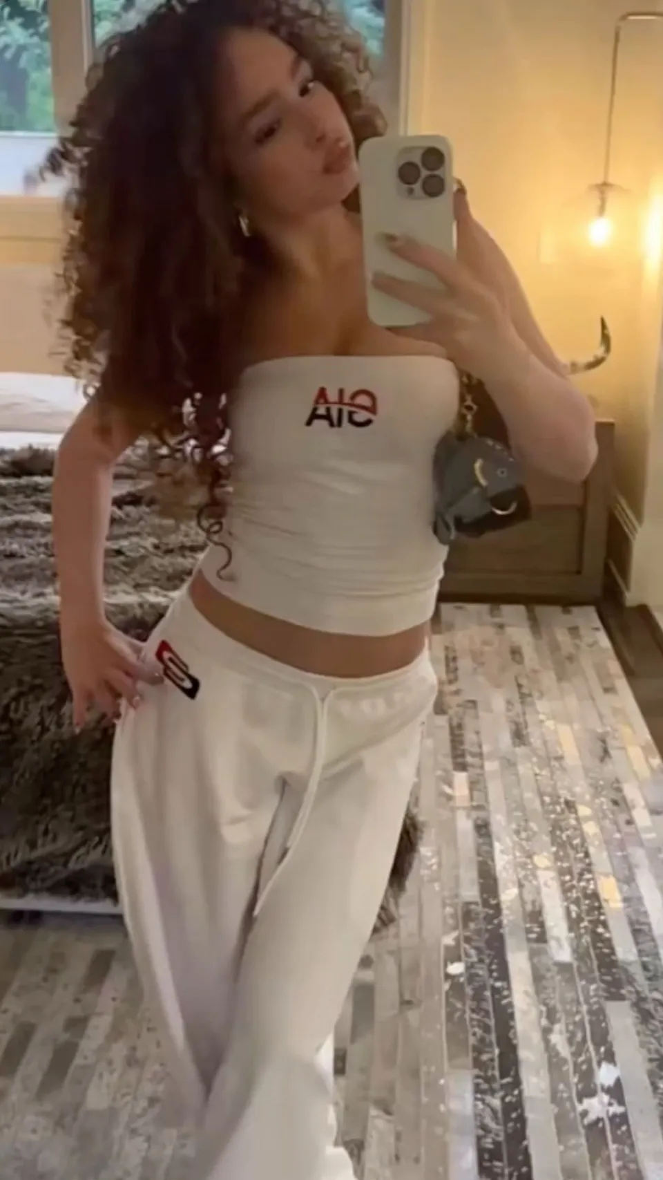 ai character: Eliana Kalogera background