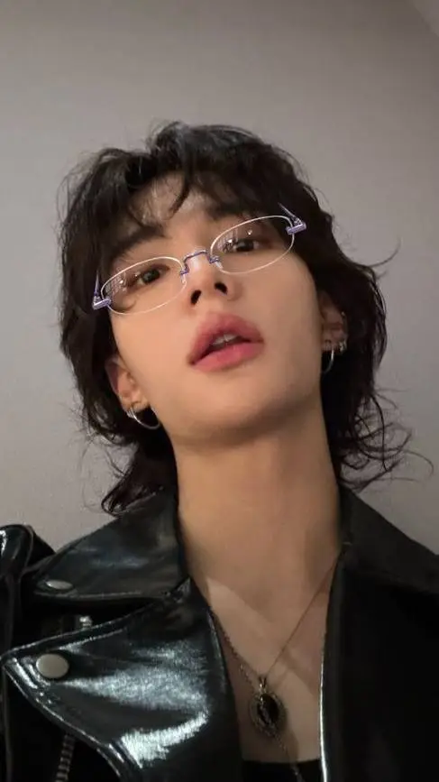 ai character: Hyunjin background