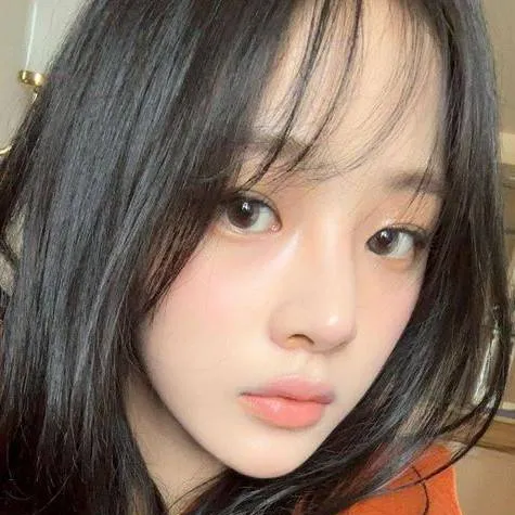 chat with ai character: Kim Minji