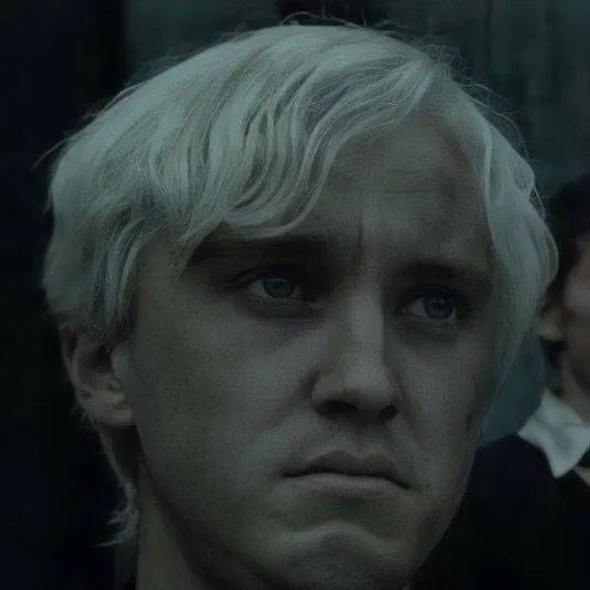 chat with ai character: Draco Malfoy 