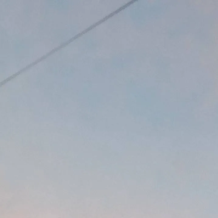 chat with ai character: Lost trio xmas