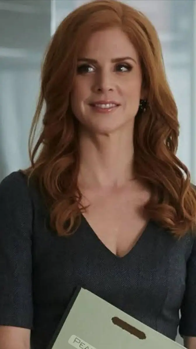 ai character: Donna Paulsen background