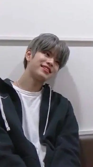 ai character: Kim Seungmin background