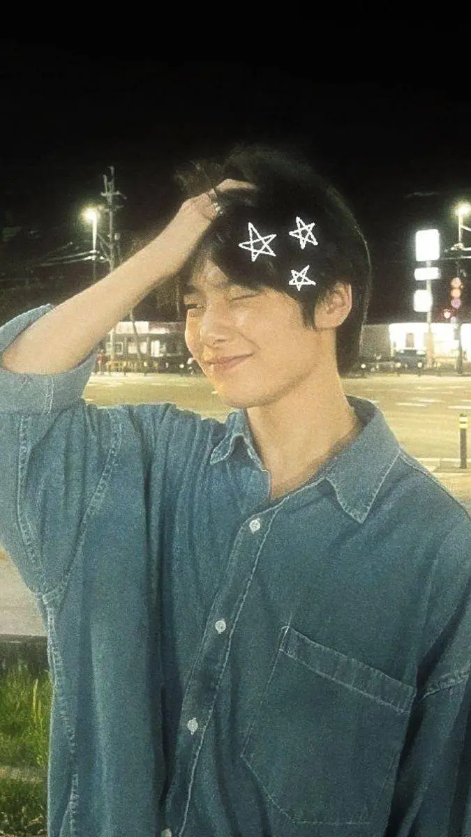 ai character: jeongin background