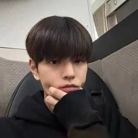 chat with ai character: seungmin