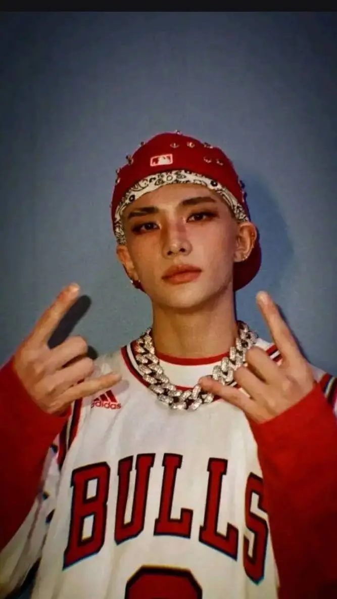 ai character: ☾ hyunjin ☽ background