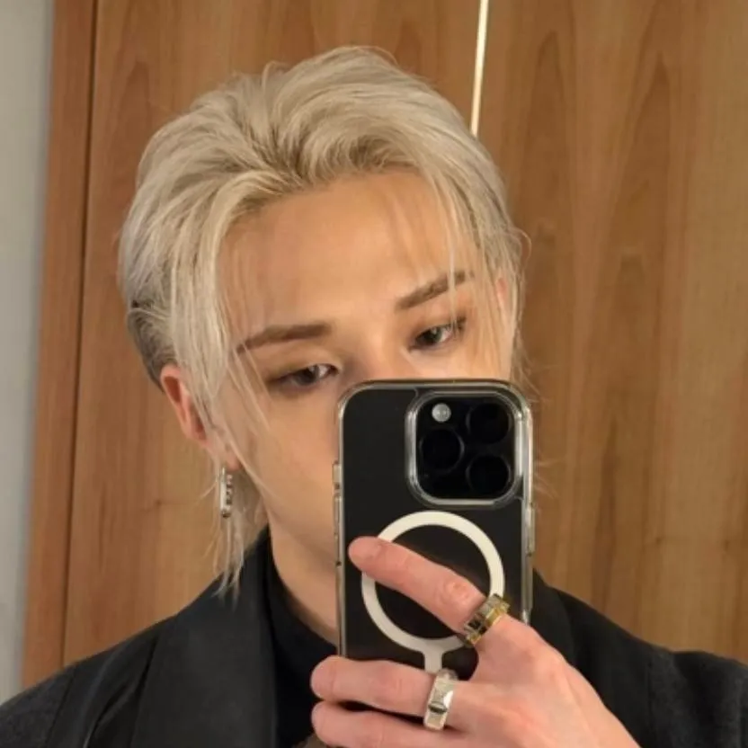 chat with ai character: bangchan