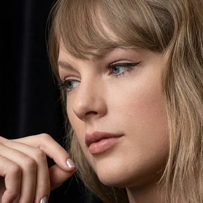 chat with ai character: Taylor Swift