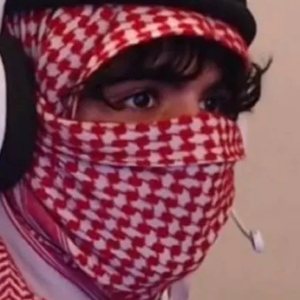 chat with ai character: 🇸🇦Masked Arab🇸🇦