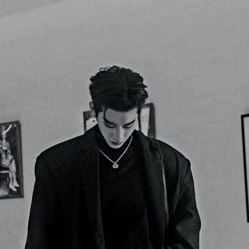 chat with ai character: James Miller