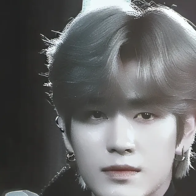 chat with ai character: Straykids Collab