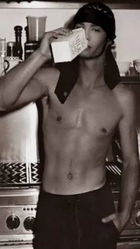 ai character: tom kaulitz background