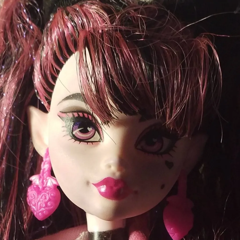 chat with ai character: Drackita 