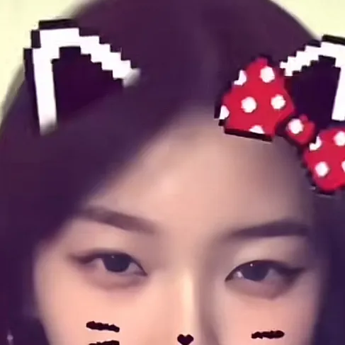 chat with ai character: Yoonchae (윤채)