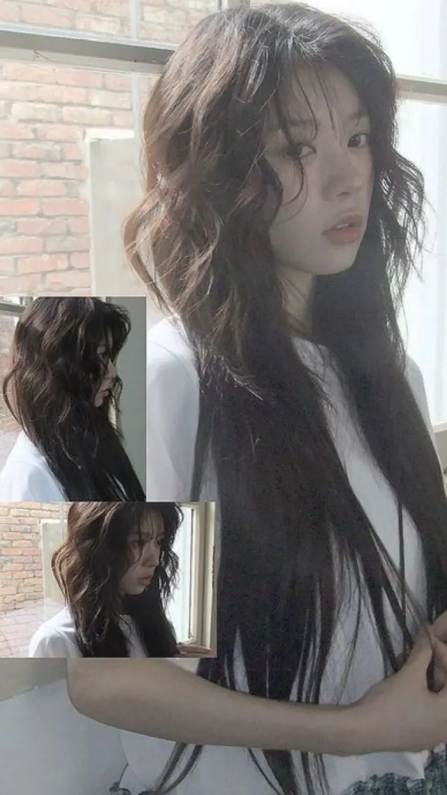 ai character: Moka - illit  background