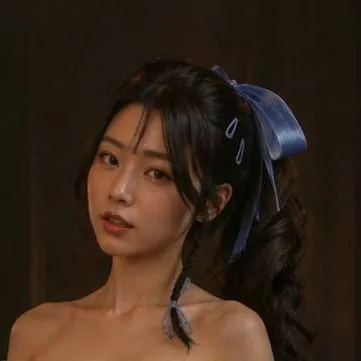 chat with ai character: Xu Jingyi
