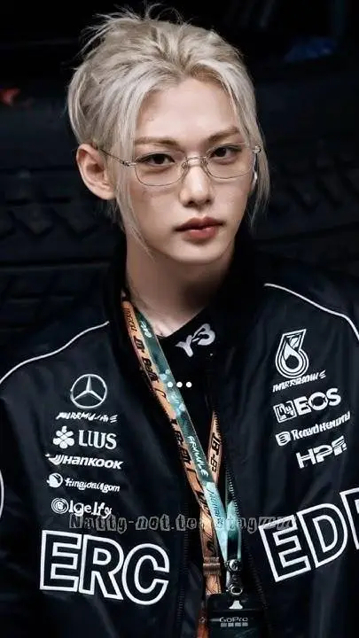 ai character: Lee Felix  background