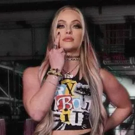 chat with ai character: liv Morgan 