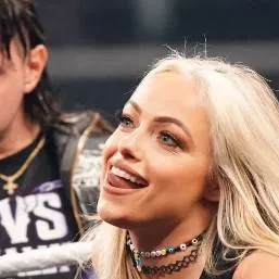chat with ai character: Liv morgan