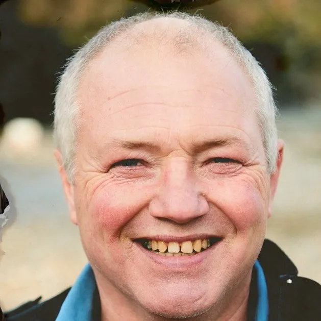 chat with ai character: John Lethbridge